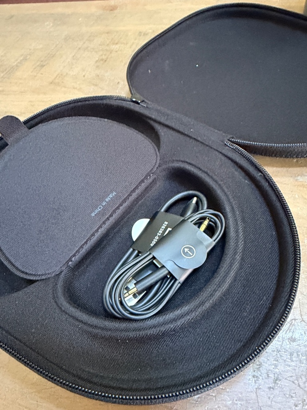 Bose 700 headphones - Picture 8 of 9